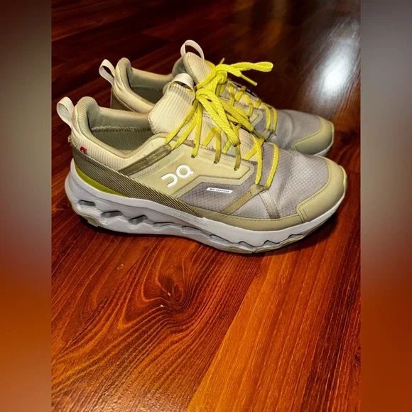 ON Cloudhorizon Waterproof Women’s Hiking Shoes in Glacier Caper - Picture 2 of 10